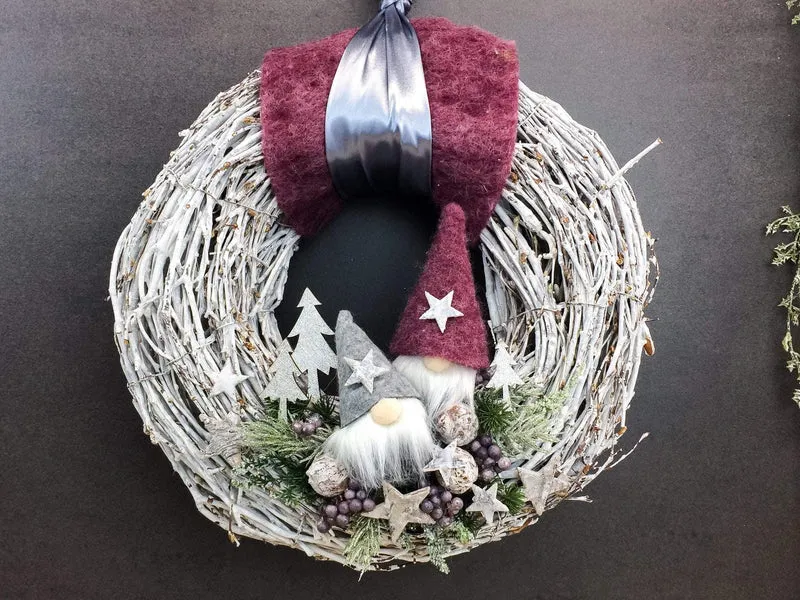 Weihnachtskranz Türdeko Wichtel – handgefertigt mehrjährig
