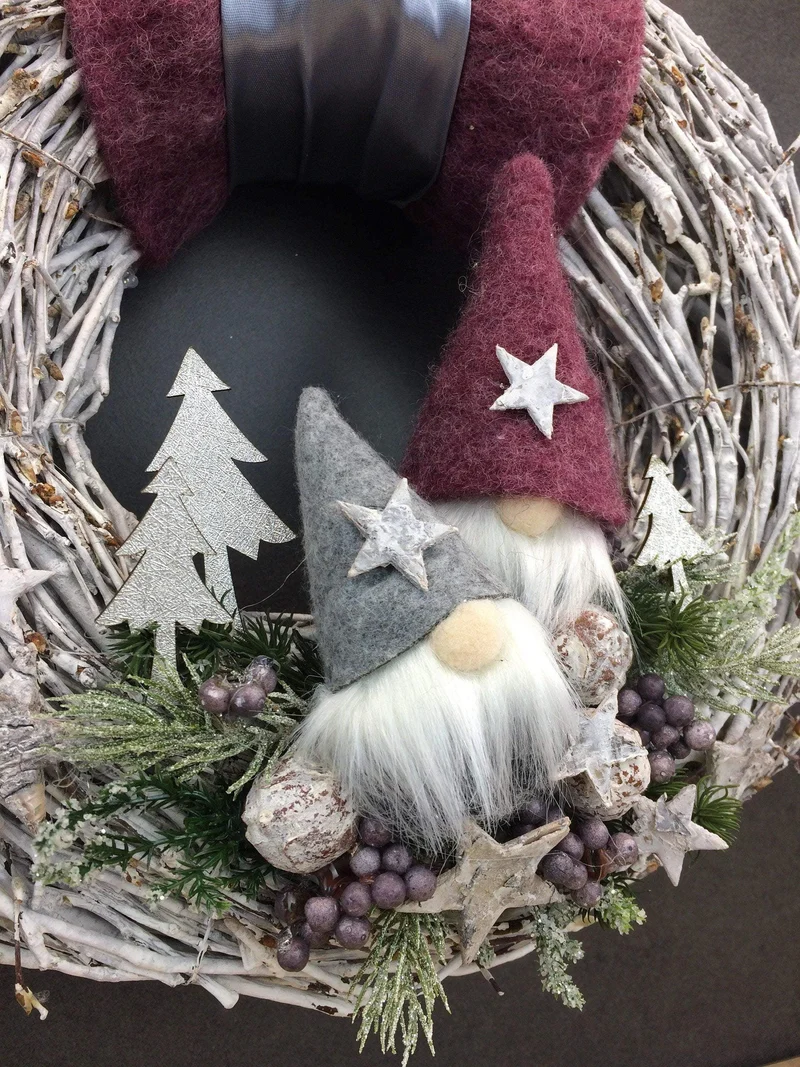 Weihnachtskranz Türdeko Wichtel – handgefertigt mehrjährig