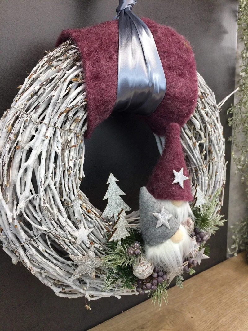 Weihnachtskranz Türdeko Wichtel – handgefertigt mehrjährig