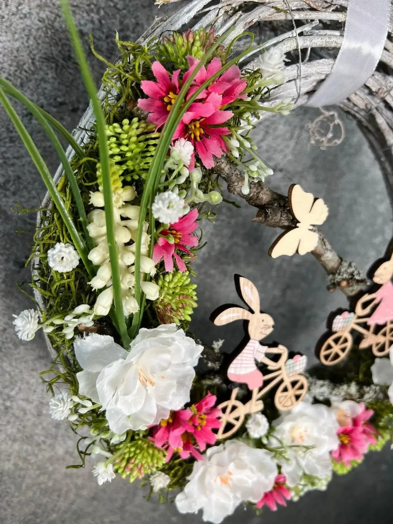 Frühlingskranz Türdeko mit Hasen, Eiern & Schleierkraut – Seidenblumen Osterkranz