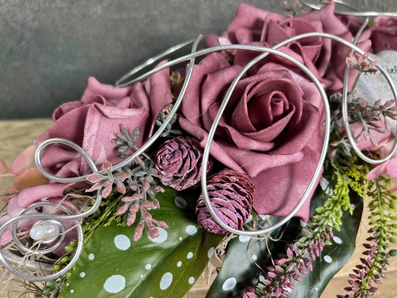 Grabschmuck Herz Rose Seidenblumen – würdevoll & langlebig – für Außen