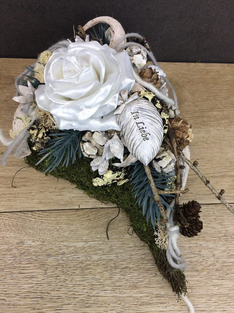 Grabherz Wachsrose Seidenblumen – langlebiger Grabschmuck