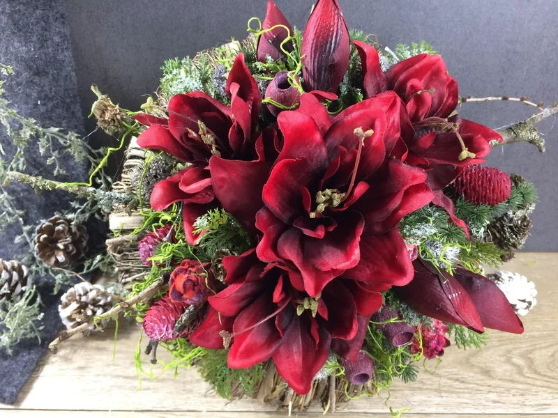 Grabgesteck Amaryllis 32cm Seidenblumen – ausdrucksstarke Grabdeko