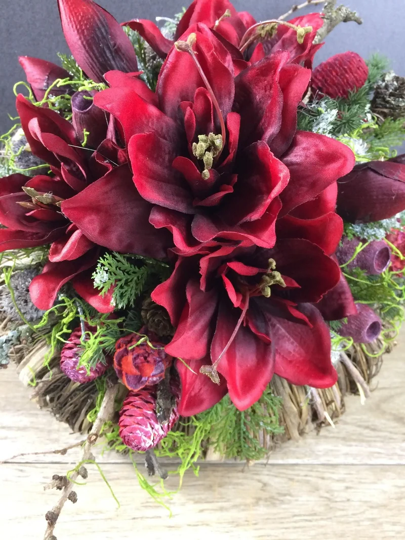 Grabgesteck Amaryllis 32cm Seidenblumen – ausdrucksstarke Grabdeko