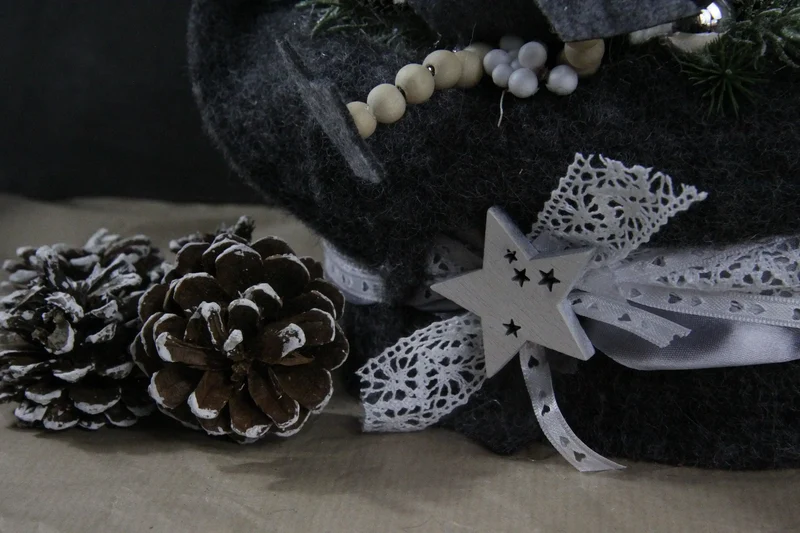 Runder Adventskranz modern – stilvoll mehrjährig