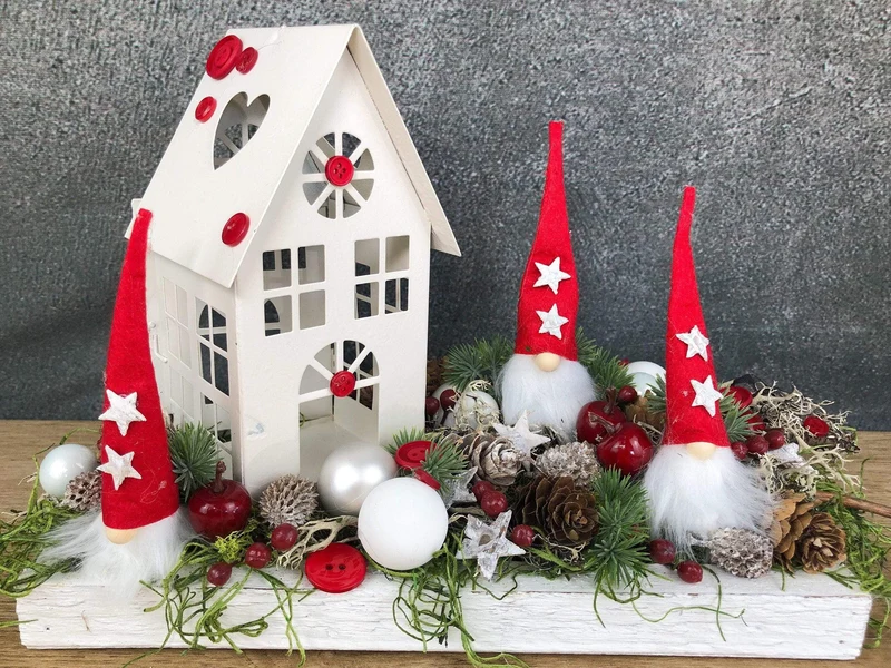 Adventsgesteck Wichtel Häuser länglich – Tablett Advent Tischdeko