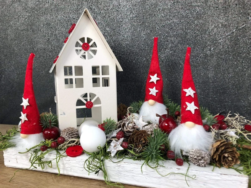 Adventsgesteck Wichtel Häuser länglich – Tablett Advent Tischdeko