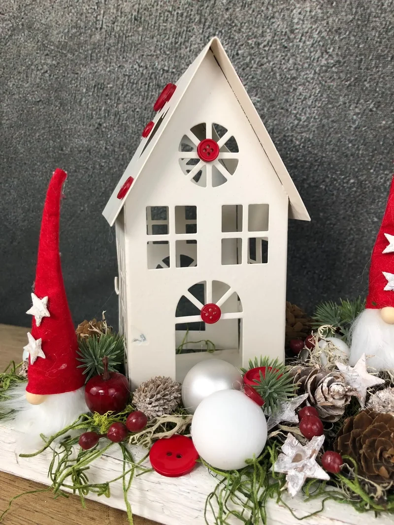 Adventsgesteck Wichtel Häuser länglich – Tablett Advent Tischdeko