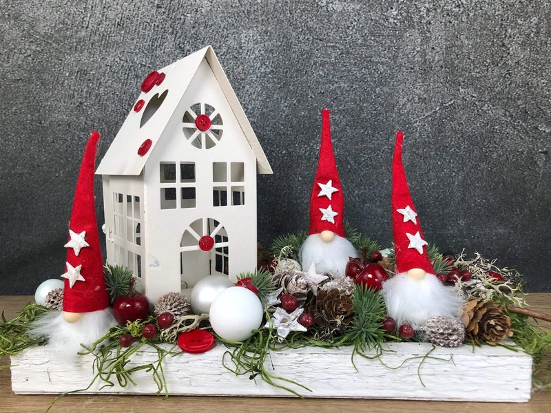 Adventsgesteck Wichtel Häuser länglich – Tablett Advent Tischdeko