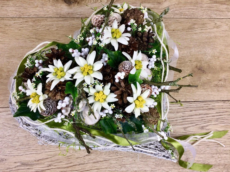 Urnengesteck Grabgesteck Edelweiß Seidenblumen – langlebiger Urnenschmuck