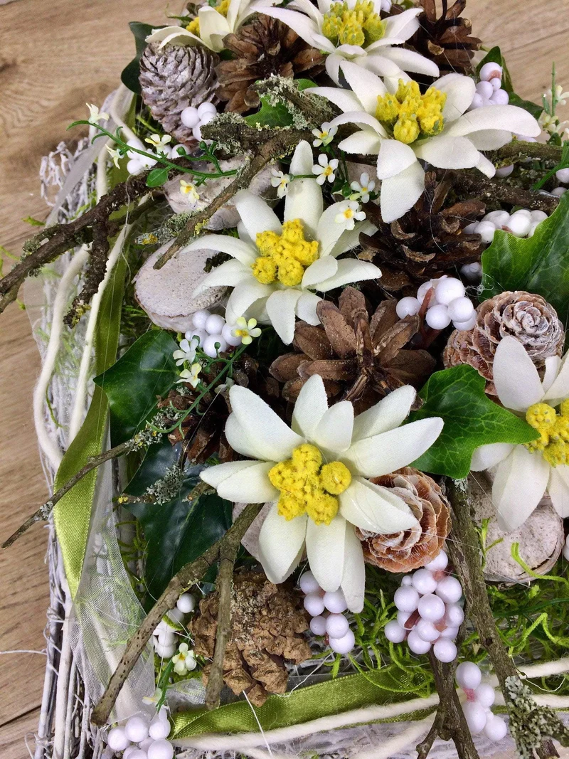 Urnengesteck Grabgesteck Edelweiß Seidenblumen – langlebiger Urnenschmuck