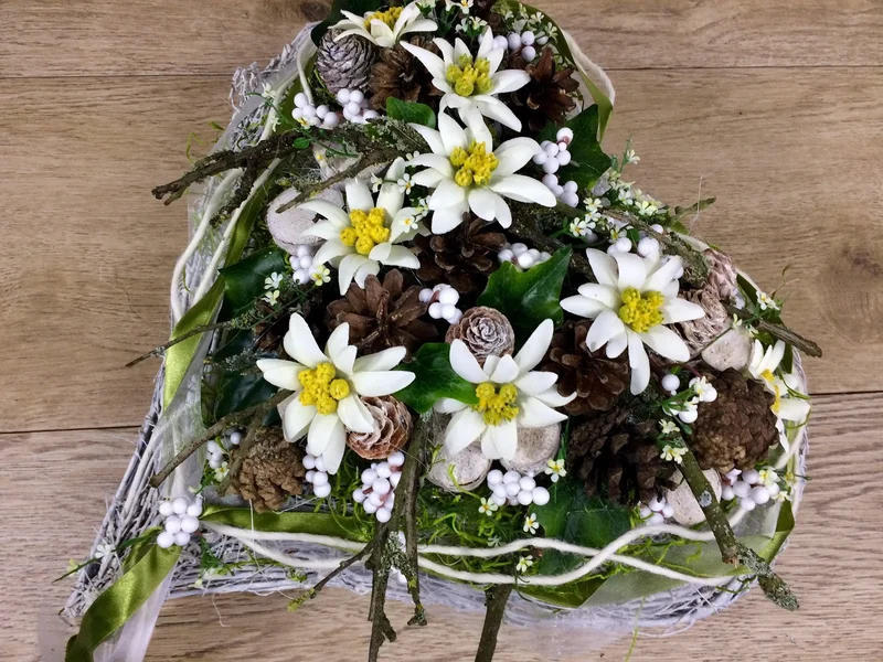 Urnengesteck Grabgesteck Edelweiß Seidenblumen – langlebiger Urnenschmuck