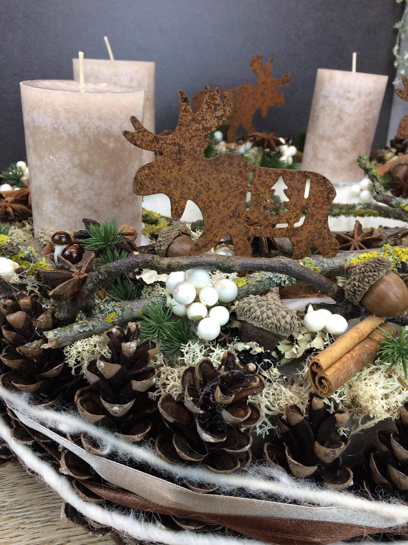 Adventskranz mit Hirsch Motiv – rund mehrjährig handgefertigt