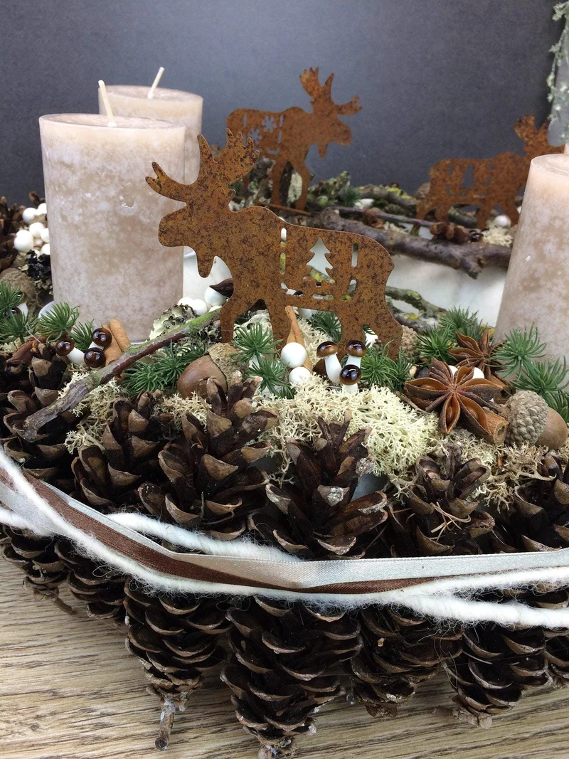 Adventskranz mit Hirsch Motiv – rund mehrjährig handgefertigt