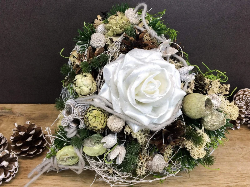Grabherz mit Wachsrose – Seidenblumen Grabschmuck Wunschfarbe