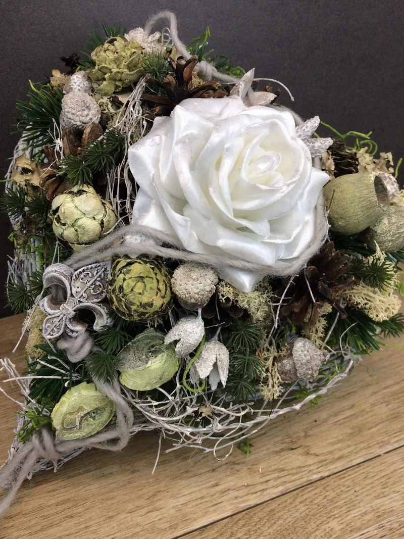 Grabherz mit Wachsrose – Seidenblumen Grabschmuck Wunschfarbe