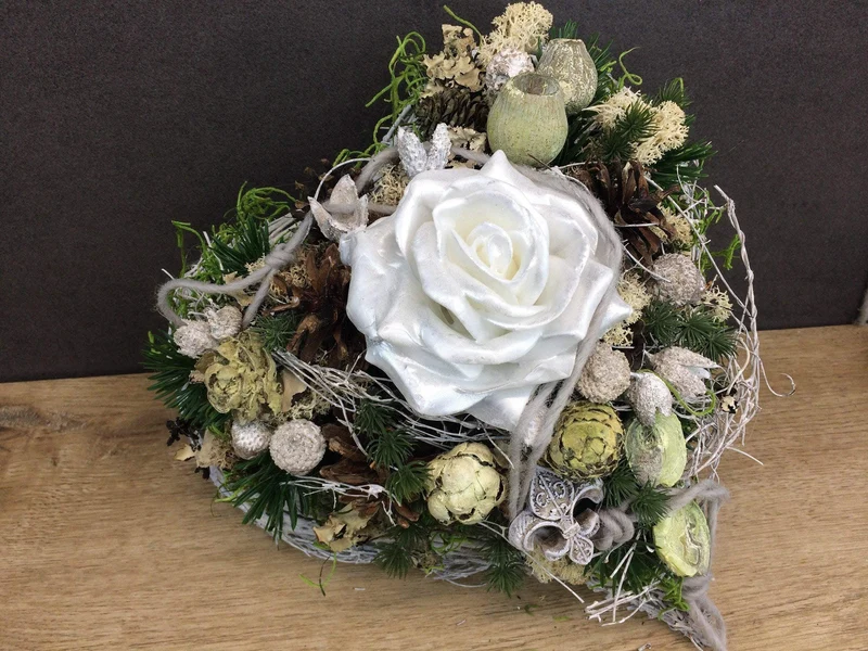Grabherz mit Wachsrose – Seidenblumen Grabschmuck Wunschfarbe