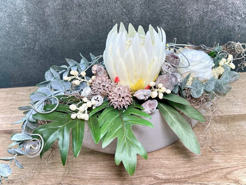 Seidenblumen Grabgesteck Protea 48cm – Grabdekoration handgefertigt