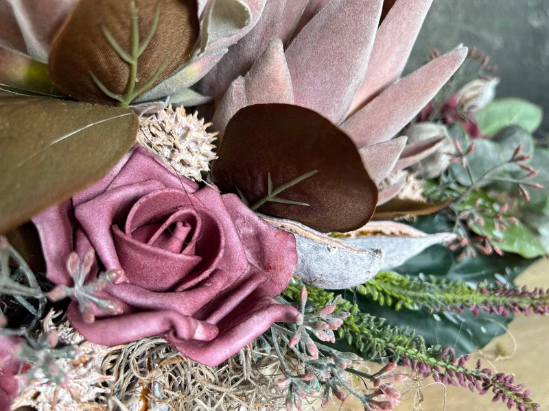 Seidenblumen Grabgesteck Protea 48cm – Grabdekoration handgefertigt