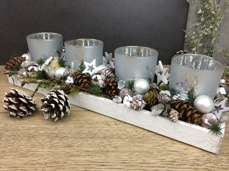Adventsgesteck länglich mit Gläsern – Tablett modern Advent mehrjährig