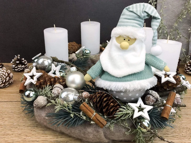 Adventskranz rund mit Wichtel und Naturmaterialien – mehrjährig