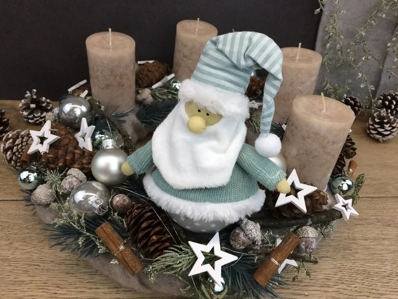 Adventskranz rund mit Wichtel und Naturmaterialien – mehrjährig