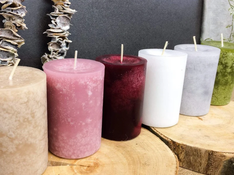 Adventskranz rund mit Wichtel und Naturmaterialien – mehrjährig