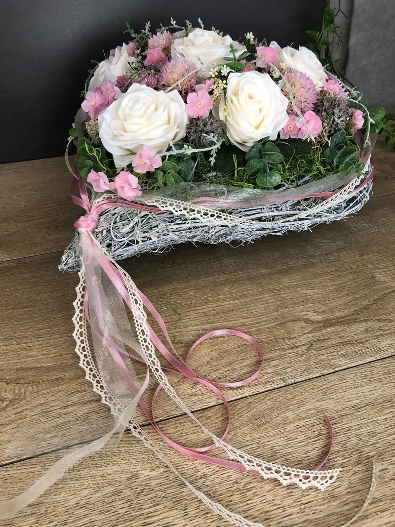 Grabherz Rose mit Wiesenblumen – Grabschmuck Seidenblumen langlebig