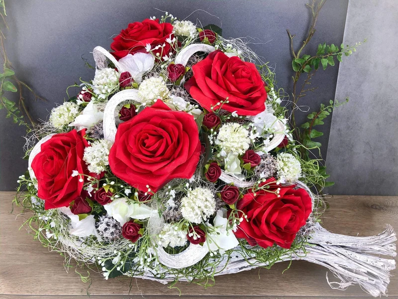Grabherz aus Seidenblumen Rose – langlebige Grabdekoration – für Außen