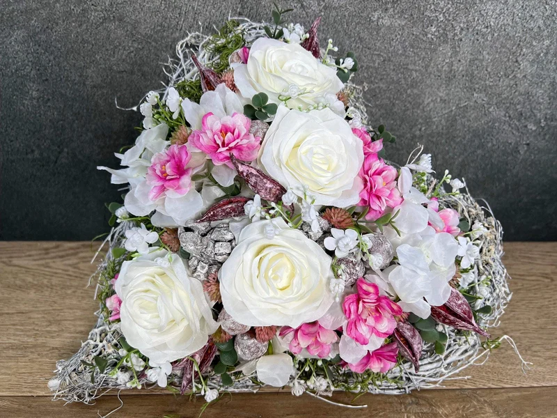 Seidenblumen Grabschmuck Herz Rose mit Wiesenblumen – handgefertigt –