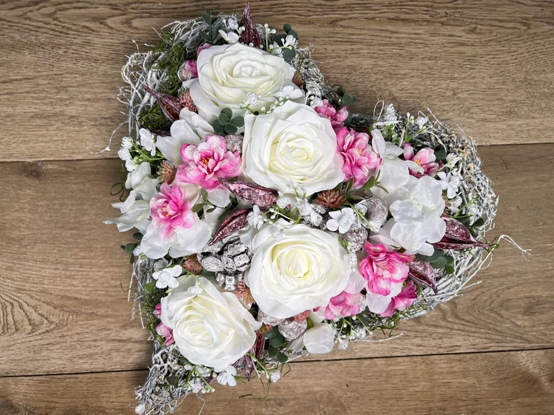 Seidenblumen Grabschmuck Herz Rose mit Wiesenblumen – handgefertigt –