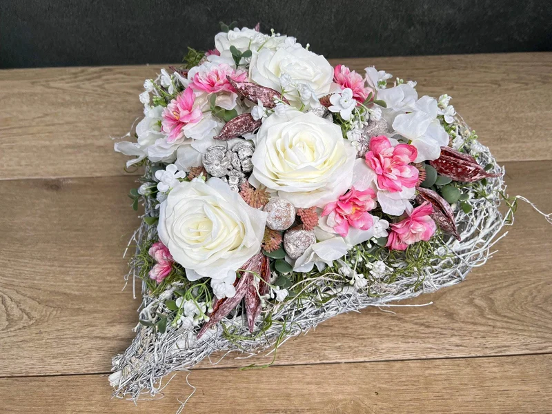 Seidenblumen Grabschmuck Herz Rose mit Wiesenblumen – handgefertigt –