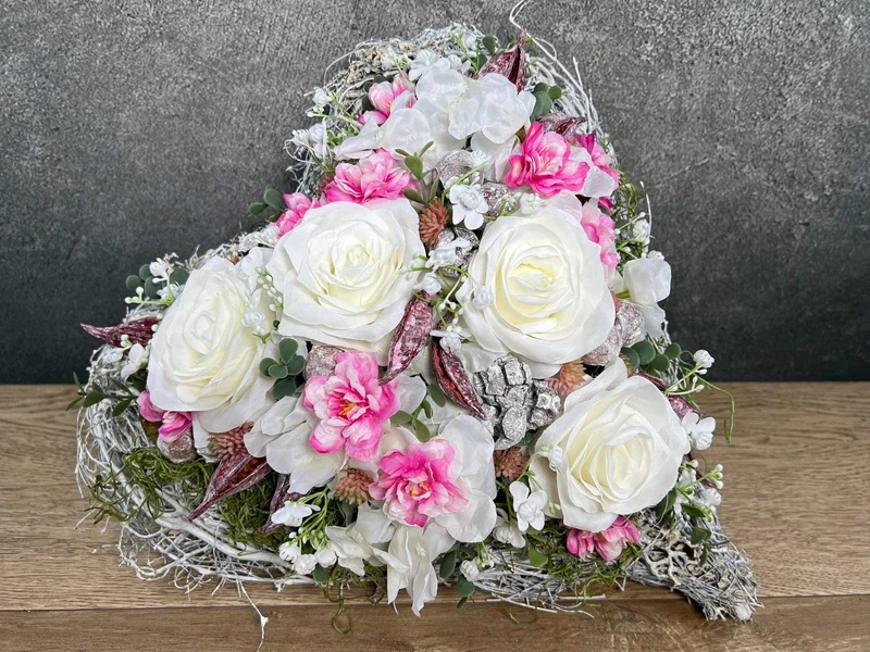Seidenblumen Grabschmuck Herz Rose mit Wiesenblumen – handgefertigt –