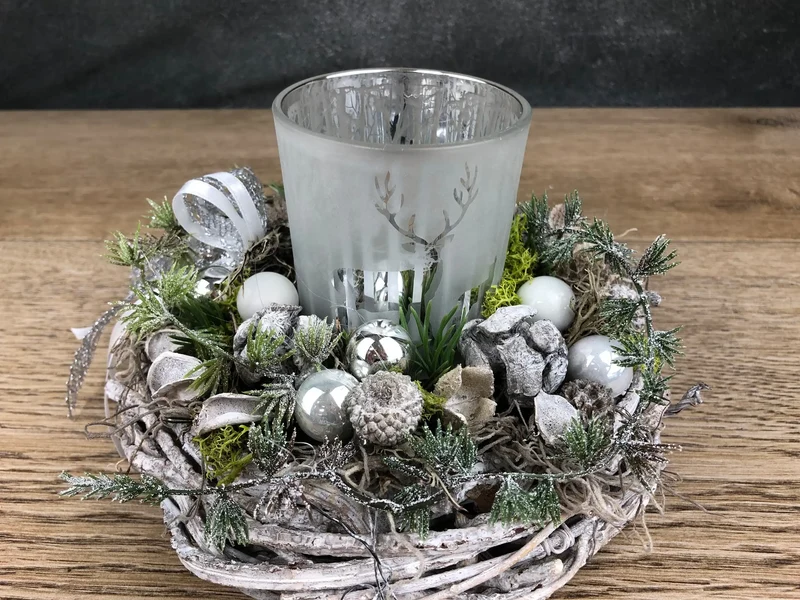 Adventsgesteck 20cm mit Windlicht und Hirsch – Silber Weihnachtsdeko