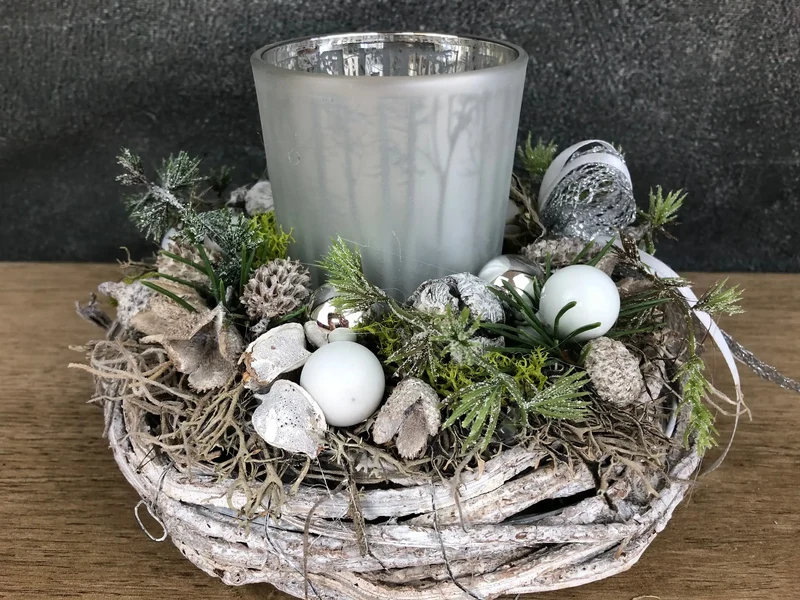 Adventsgesteck 20cm mit Windlicht und Hirsch – Silber Weihnachtsdeko