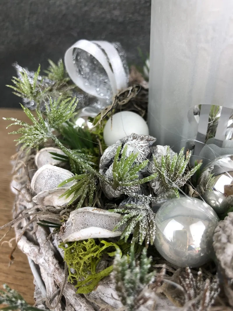 Adventsgesteck 20cm mit Windlicht und Hirsch – Silber Weihnachtsdeko