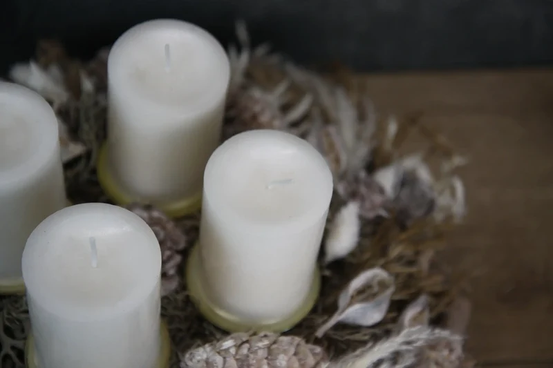 Adventskranz Ruskus Zapfen rund – natürlicher handgefertigt