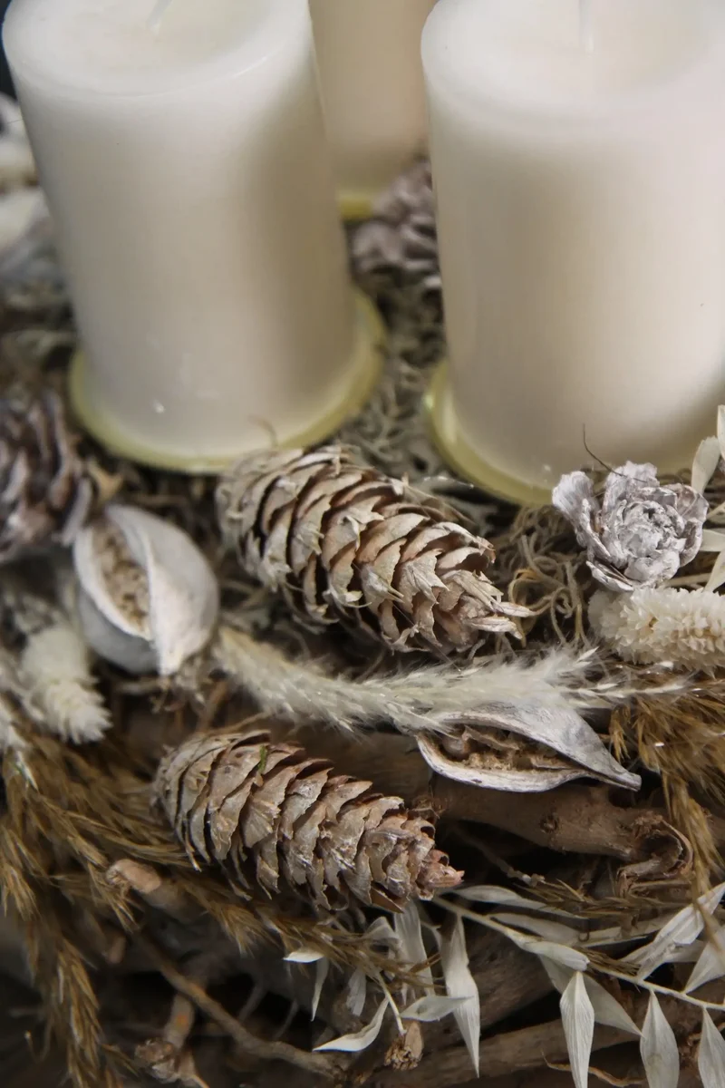 Adventskranz Ruskus Zapfen rund – natürlicher handgefertigt