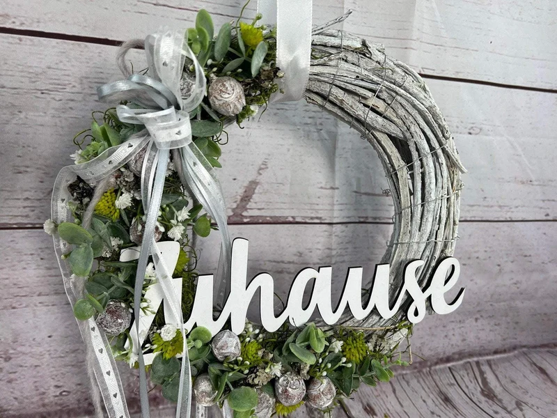 Türkranz Frühling modern mit Eukalyptus & Schriftzug – Frühlingsdeko Seidenblumen