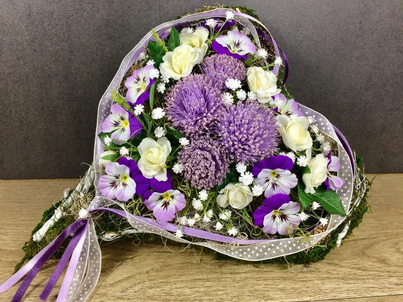 Grabherz Rose mit Stiefmütterchen handgefertigt – Seidenblum 2