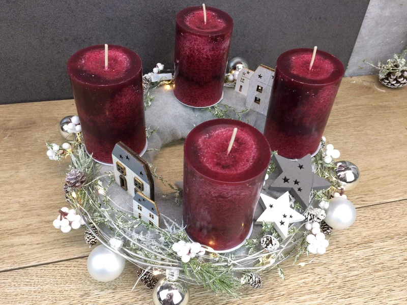 Adventskranz Lichterkette Häuser – rund stimmungsvoll mit Tanne