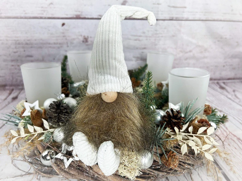 Adventskranz Wichtel mit Gläsern – rund mehrjährig mit Tanne