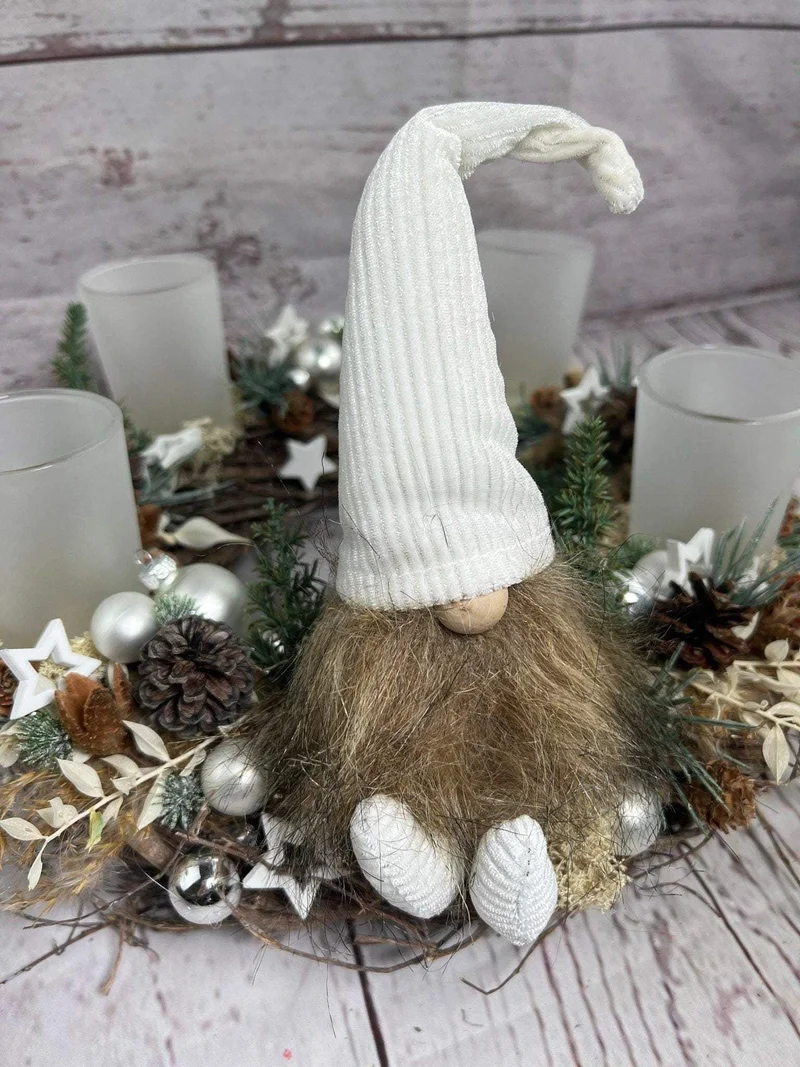 Adventskranz Wichtel mit Gläsern – rund mehrjährig mit Tanne