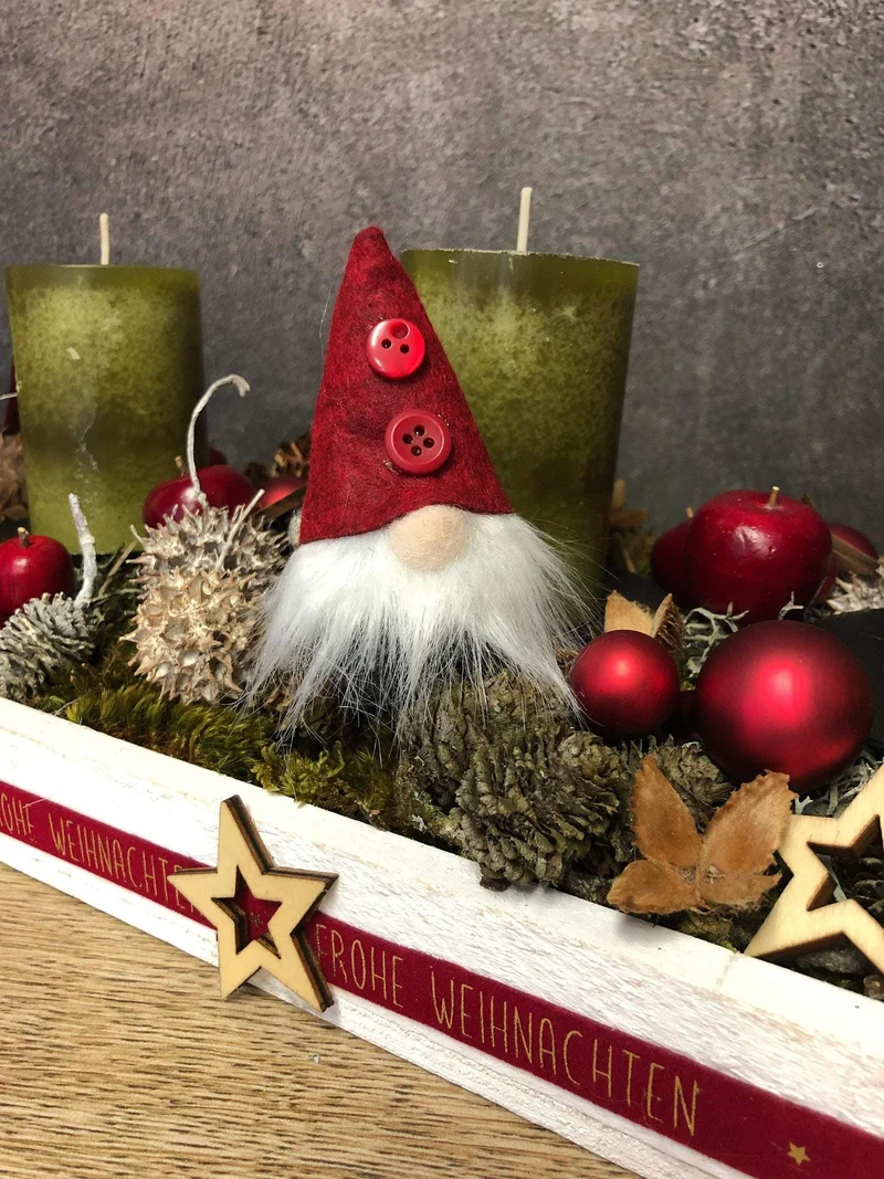 Adventsgesteck länglich mit Wichtel – Tablett Tischdeko Advent mehrjährig