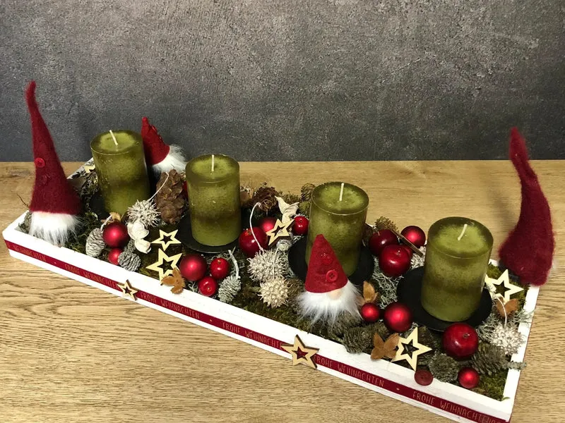 Adventsgesteck länglich mit Wichtel – Tablett Tischdeko Advent mehrjährig