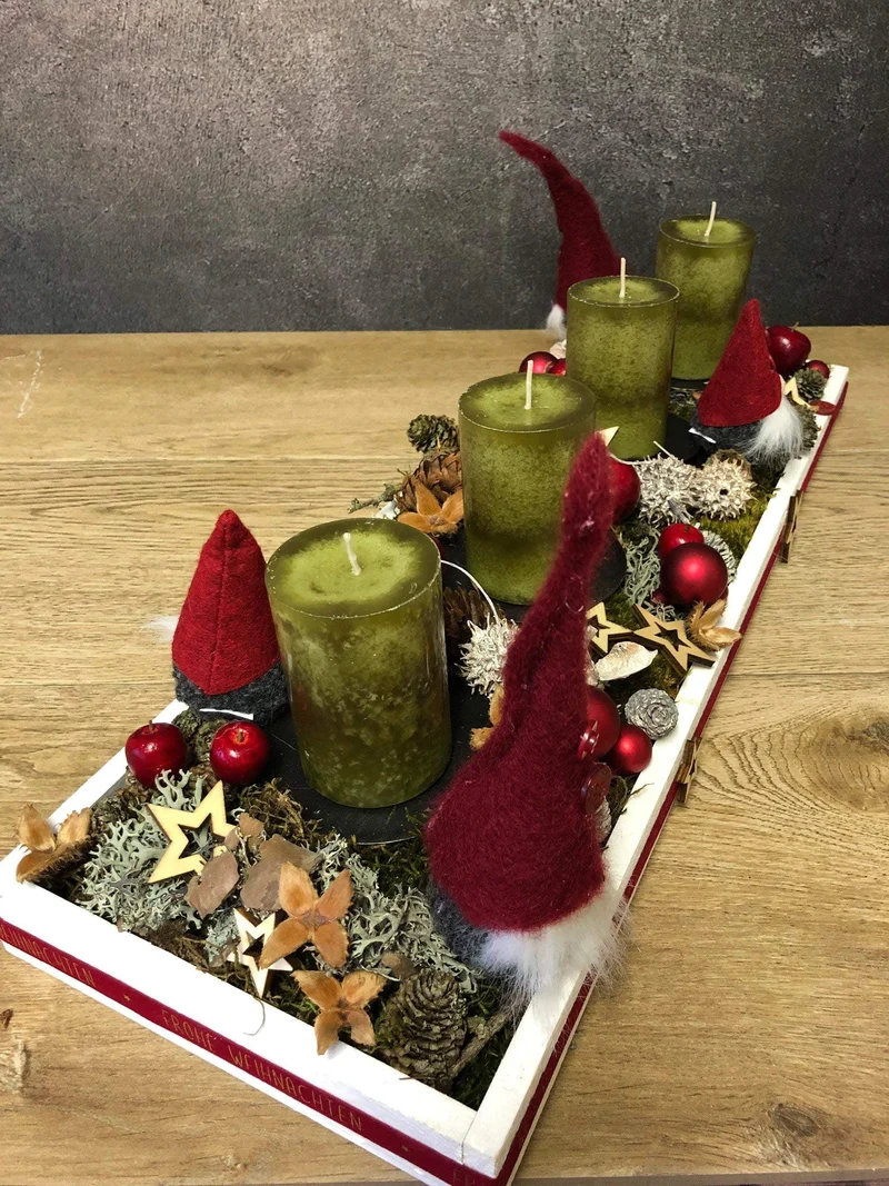 Adventsgesteck länglich mit Wichtel – Tablett Tischdeko Advent mehrjährig