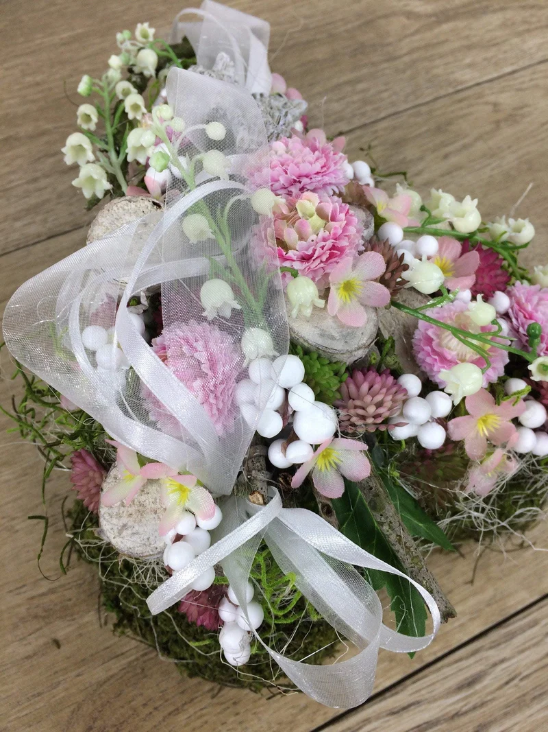 Grabherz Rose auf Moos – Grabschmuck Seidenblumen langlebig
