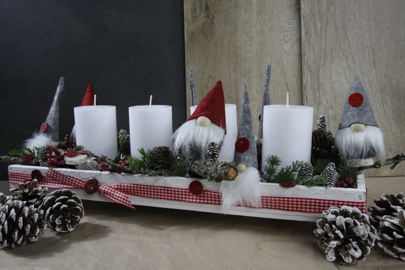 Adventsgesteck länglich auf Balken – Advent mehrjährig handgefertigt