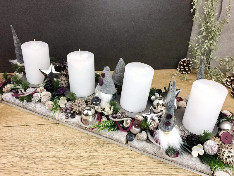 Längliches Adventsgesteck mit Wichtel – Tablett Advent mehrjährig