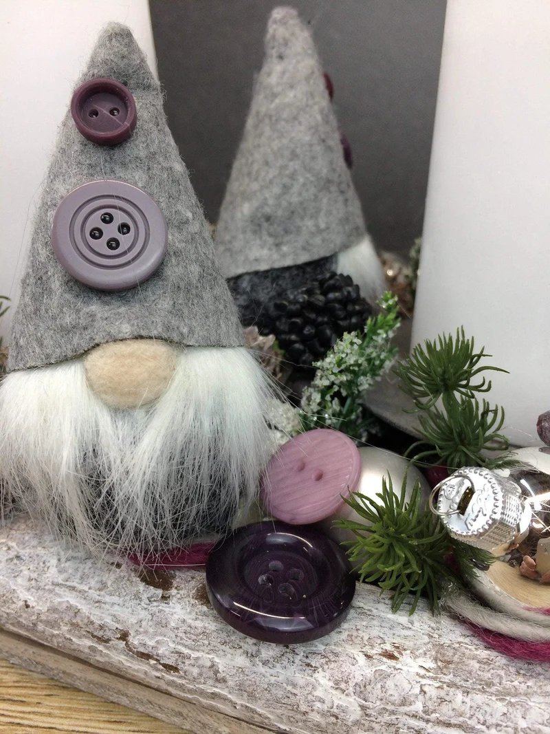 Längliches Adventsgesteck mit Wichtel – Tablett Advent mehrjährig